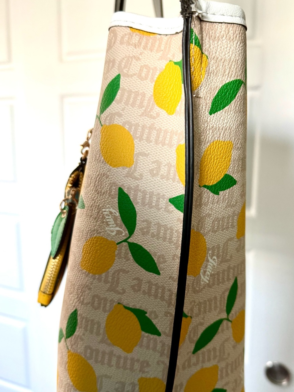 ‼️UNAVAILABLE- Juicy Couture Lemon Tote Sandstone White Monogram Wallet - Picture 4 of 9
